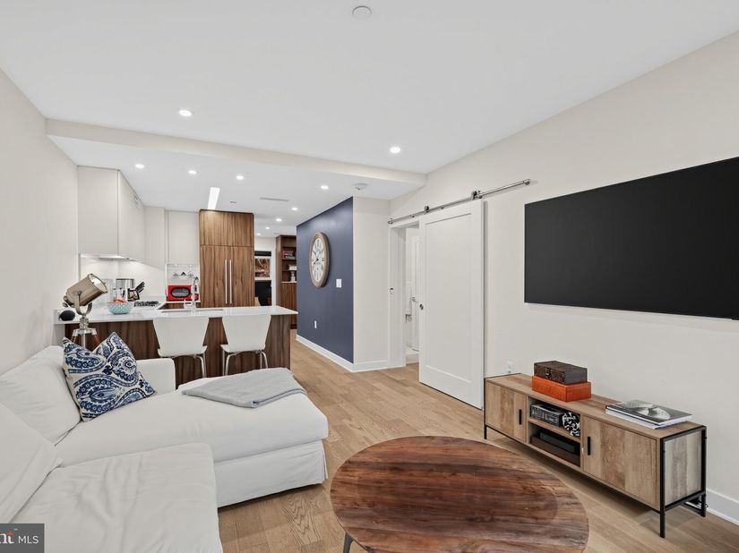 37 L Street SE 401, Washington DC 20003