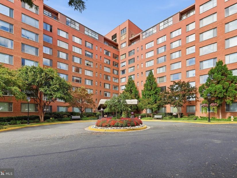 1111 Arlington Boulevard 316, Arlington VA 22209