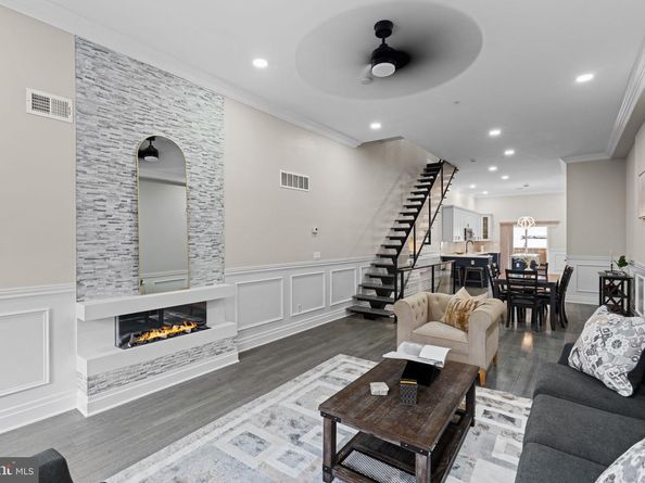 933 S 3rd Street, Philadelphia PA 19147