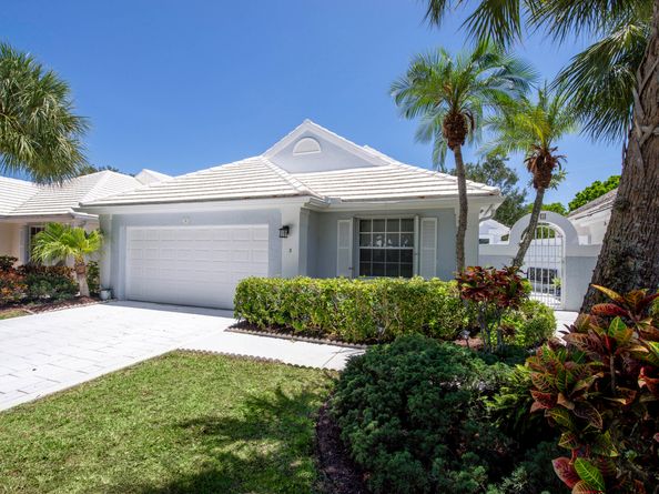 3 Blenheim Court, Palm Beach Gardens FL 33418