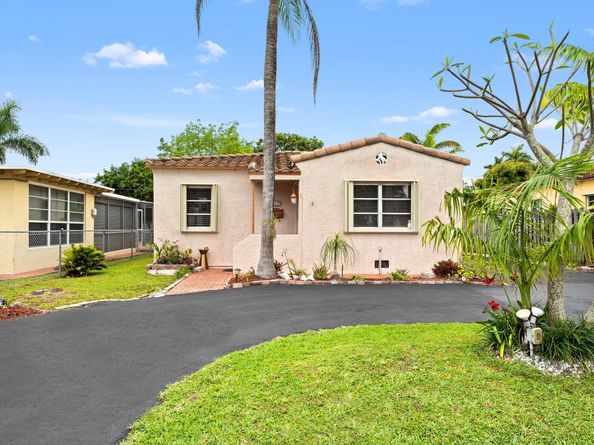 1340 Adams St, Hollywood FL 33019