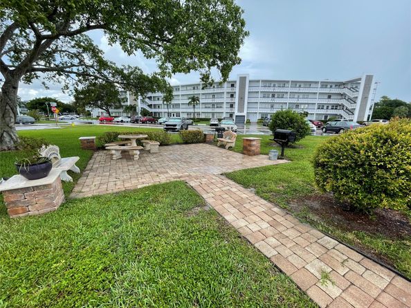 139 Oakridge J 139, Deerfield Beach FL 33442