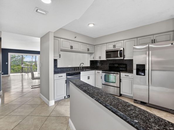 2206 S Cypress Bend Drive 401, Pompano Beach FL 33069