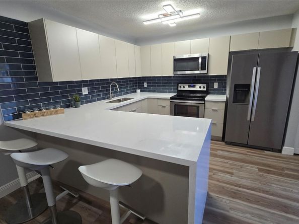 8900 SW 20th Place A, Davie FL 33324