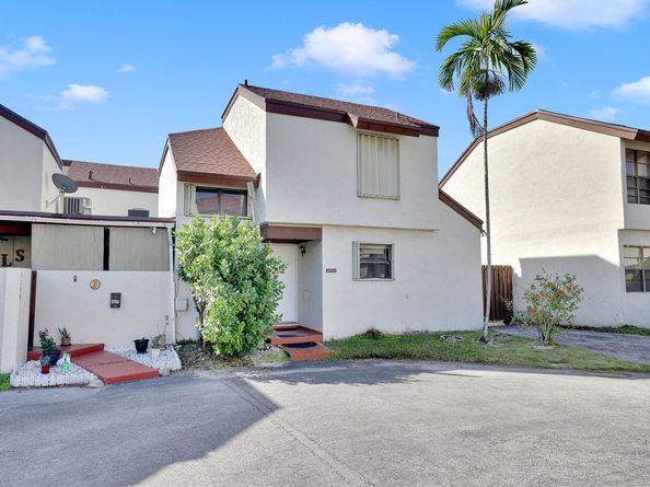 9702 NW 5th Lane 9702, Miami FL 33172