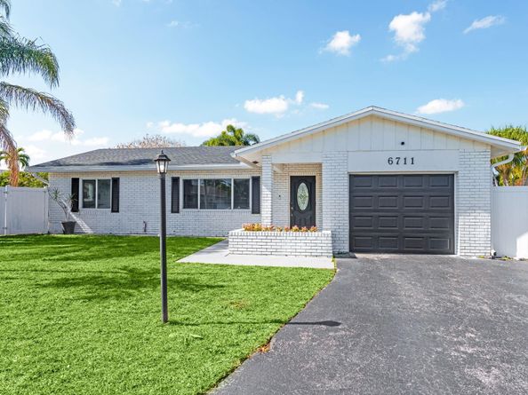 6711 NW 28th Avenue, Fort Lauderdale FL 33309