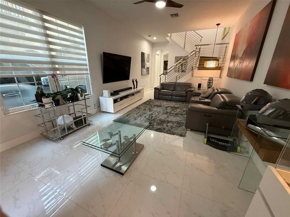 6923 Julia Gardens Drive, Coconut Creek FL 33073