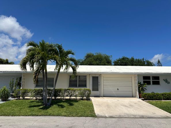 728 Ridge Road 31, Lantana FL 33462