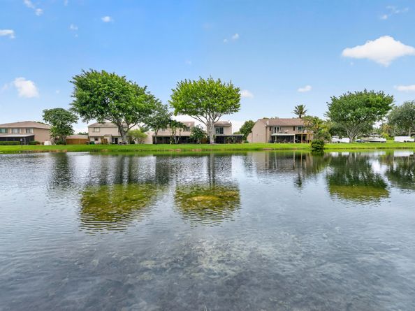 5182 S University Drive, Davie FL 33328