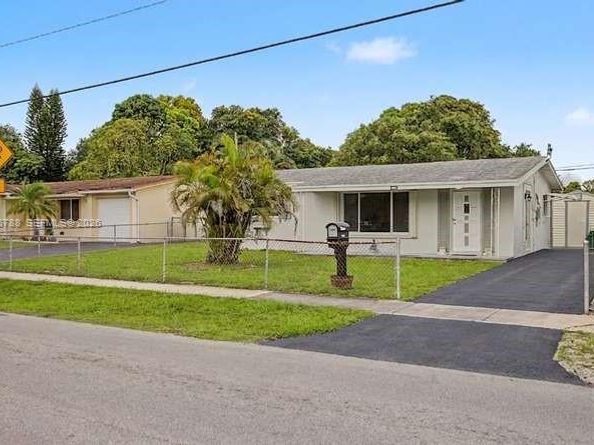 2000 N 58th Avenue, Hollywood FL 33021