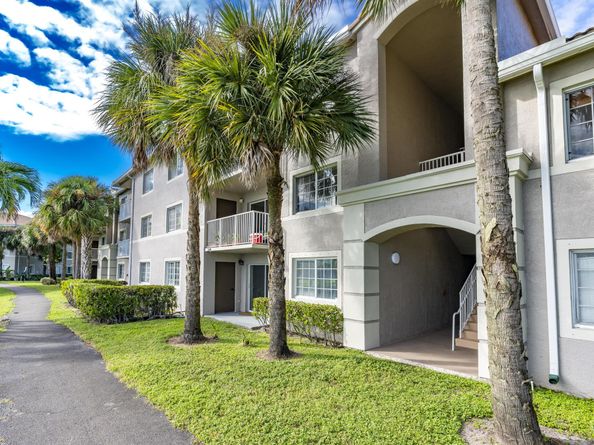 5031 Wiles Road 304, Coconut Creek FL 33073