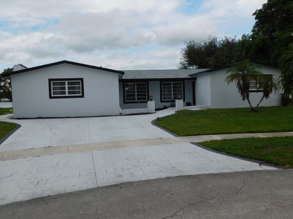 8671 NW 19th St, Pembroke Pines FL 33024
