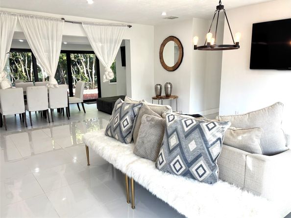 2101 NE 55th Ct, Fort Lauderdale FL 33308