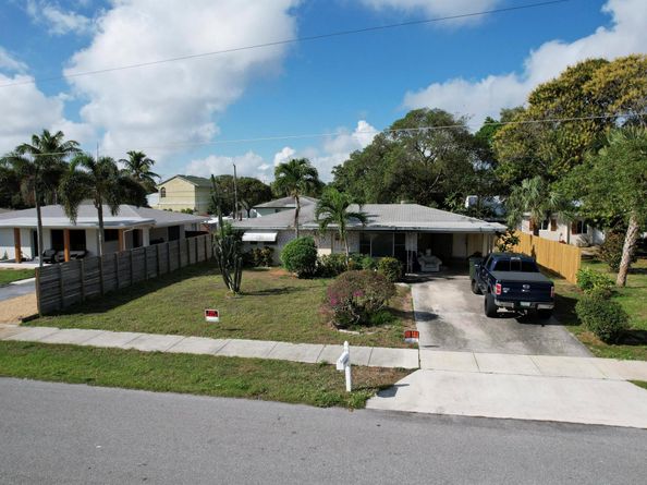 910 SE 3rd Avenue, Delray Beach FL 33483