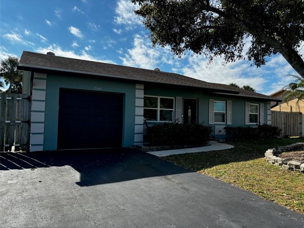 9548 Richmond Cir, Boca Raton FL 33434