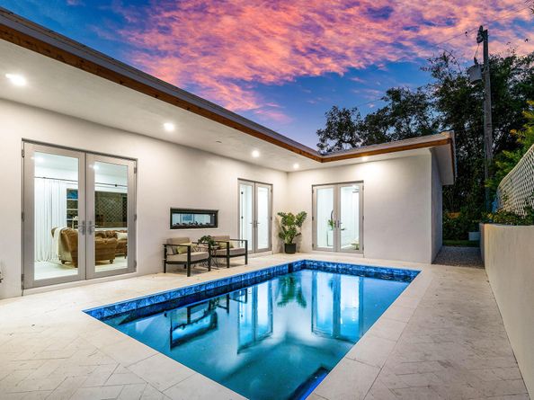 2330 Lake Avenue, West Palm Beach FL 33401