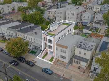 282 Danforth Ave
