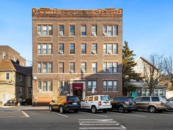 7306 Park Ave 2, North Bergen NJ 07047