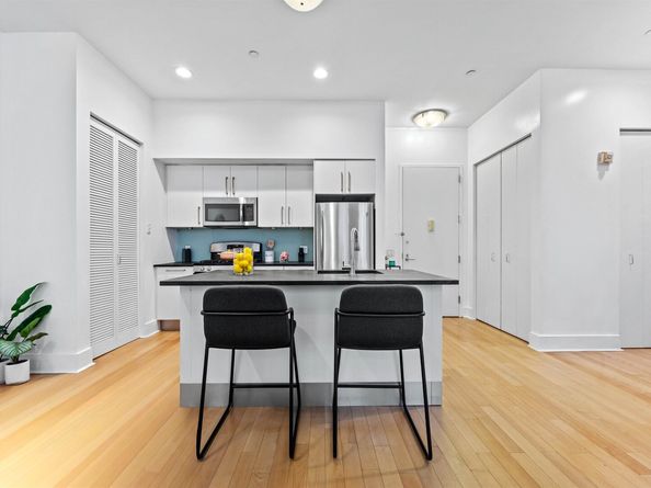 4 Beacon Way 211, Jersey City NJ 07304