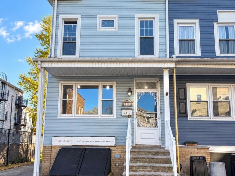10 West 52nd St, Bayonne NJ 07002
