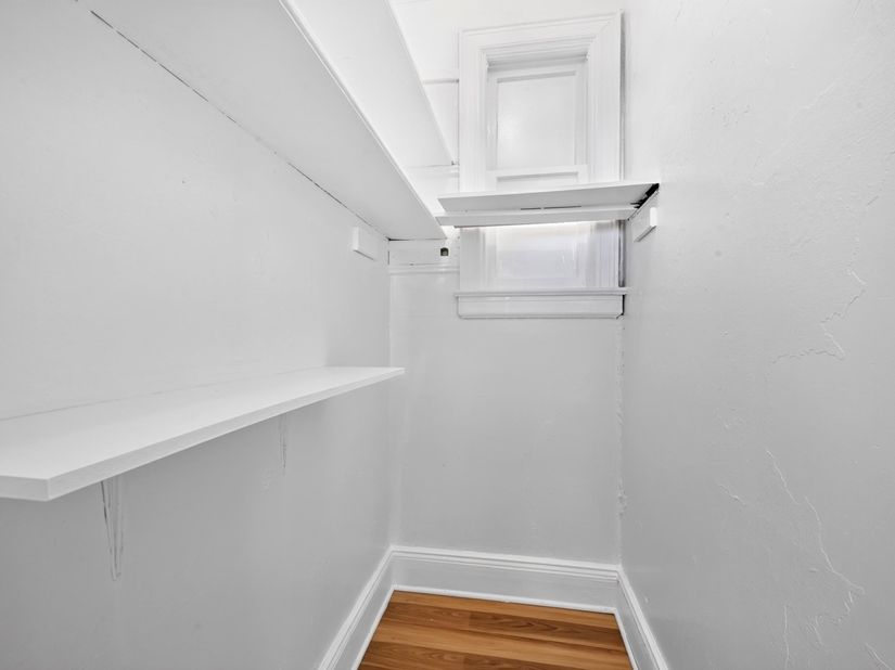 391 Van Nostrand Ave, Jersey City NJ 07305