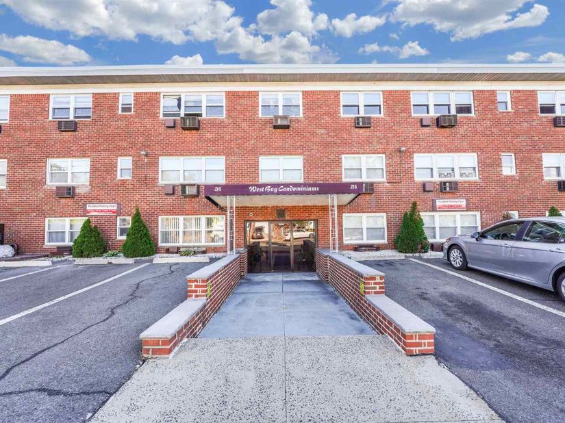 214 Avenue A A7, Bayonne NJ 07002