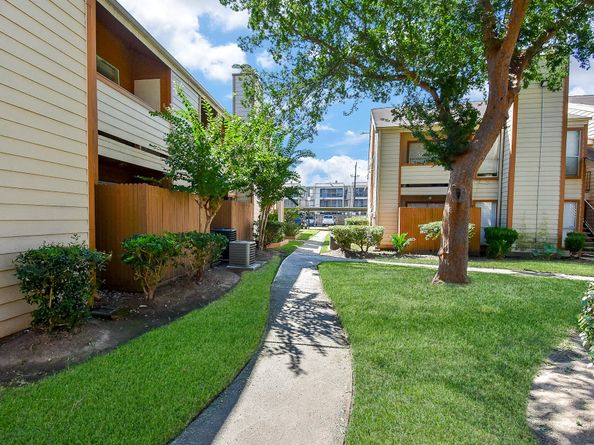 10202 Forum Park Drive 15, Houston TX 77036