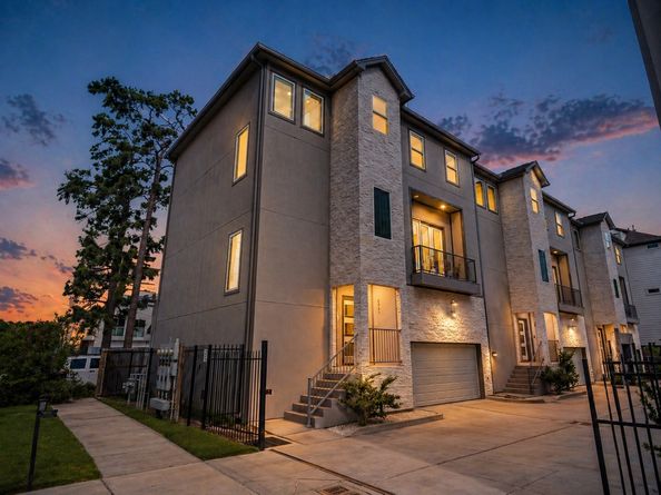 1565 W 22nd Street, Houston TX 77008