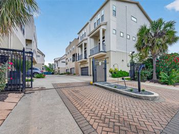 2611 Riverside Drive
