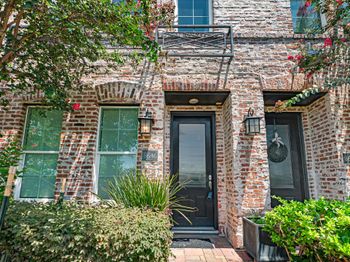 8646 Emnora Lane