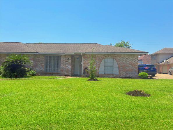6322 S Briar Bayou Drive, Houston TX 77072