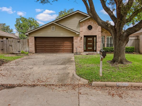 2207 Briarwest Boulevard, Houston TX 77077