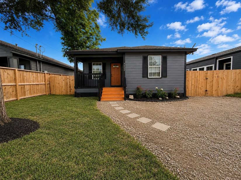7902 Bowen Street, Houston TX 77051