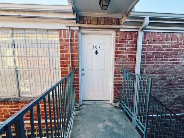 9201 Clarewood Drive 307, Houston TX 77036