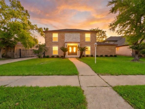 7914 Oakington Drive, Houston TX 77071