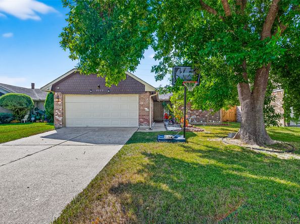 8522 Grand Knolls Drive, Houston TX 77083
