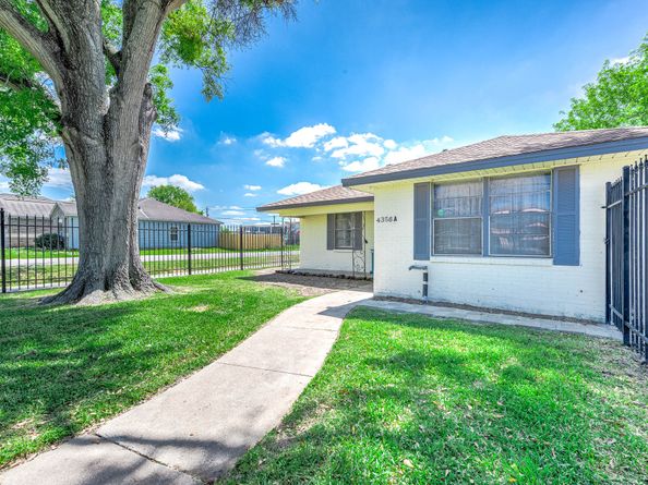 4356 Phlox Street, Houston TX 77051