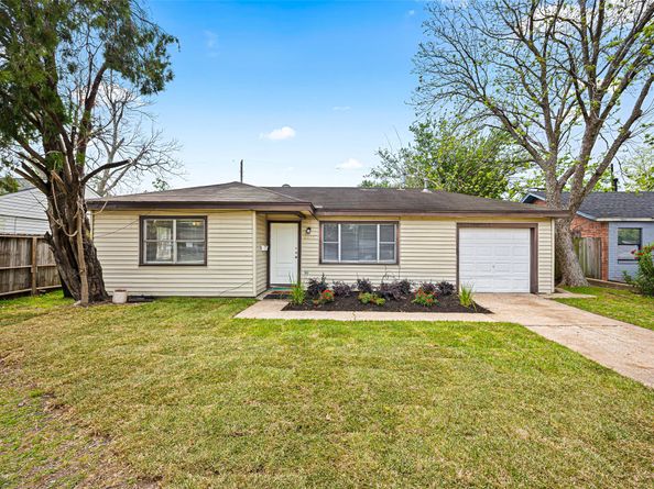 6633 W 43rd Street, Houston TX 77092