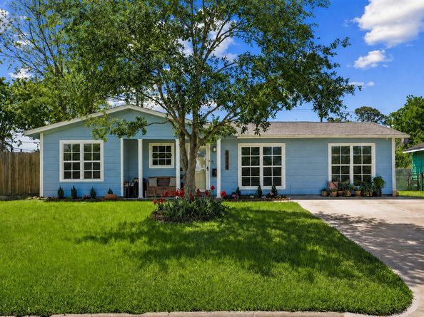 5874 Beldart Street, Houston TX 77033