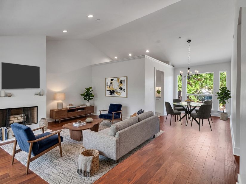 2829 Timmons Lane 204, Houston TX 77027
