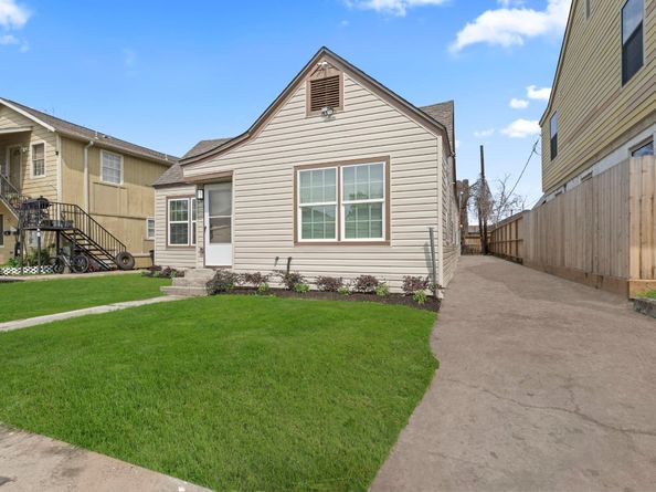 2817 Winbern Street, Houston TX 77004