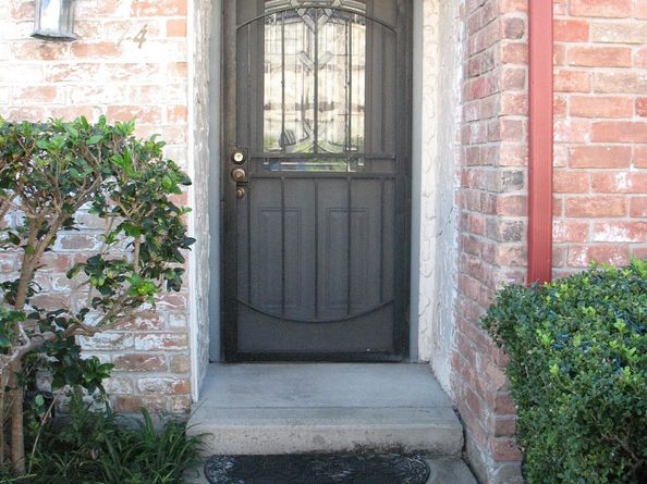 7700 Creekbend Drive 74, Houston TX 77071