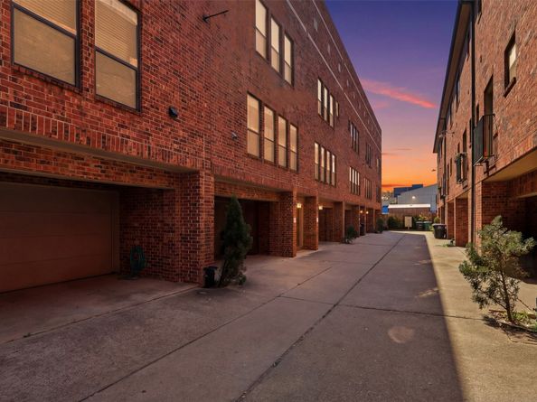 2424 Navigation Boulevard D, Houston TX 77003