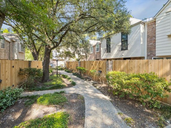 903 Wax Myrtle Lane, Houston TX 77079