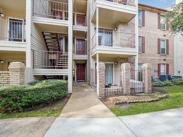 2120 El Paseo Street 2422, Houston TX 77054