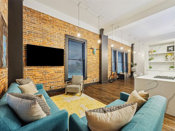 915 Franklin Street 2F, Houston TX 77002