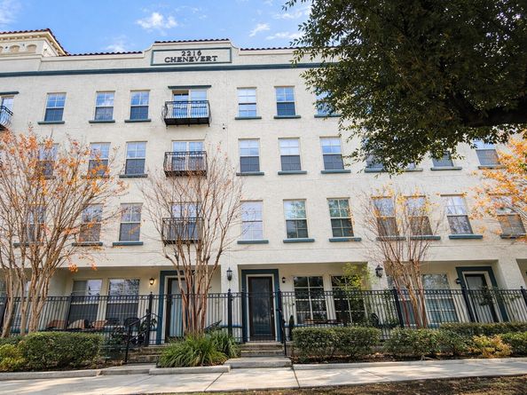 2216 Chenevert Street 6, Houston TX 77003