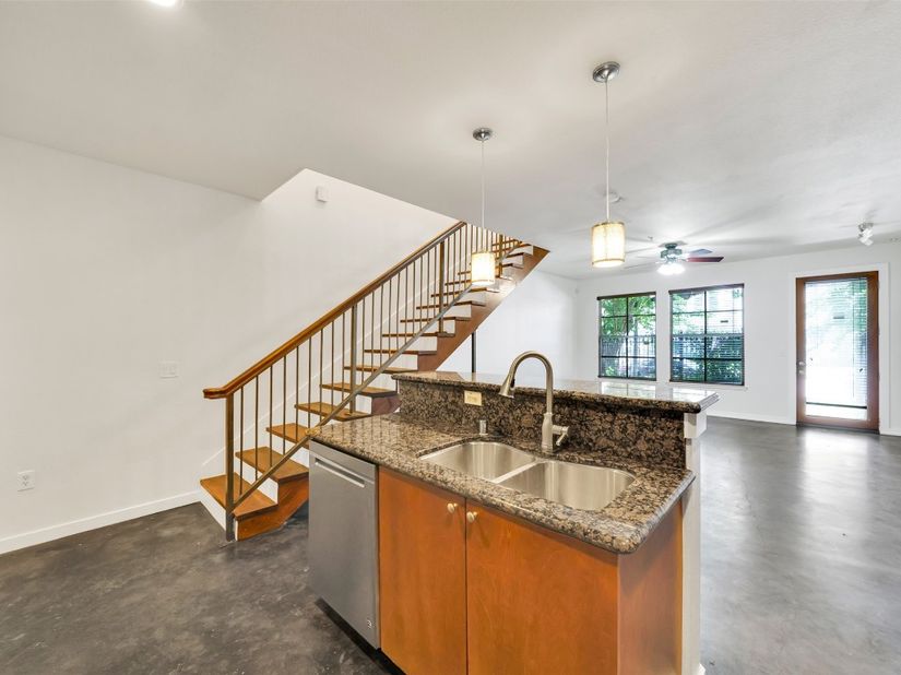 2216 Chenevert Street 6, Houston TX 77003