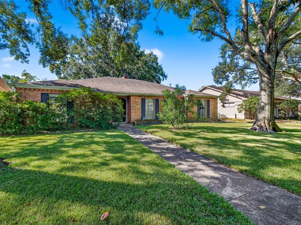 5223 Wigton Drive, Houston TX 77096