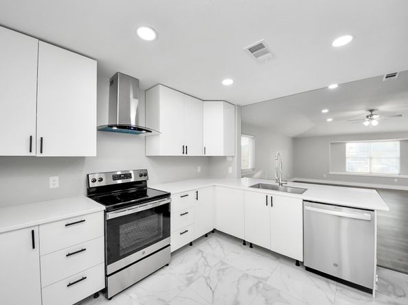 3842 Westmeadow Drive, Houston TX 77082